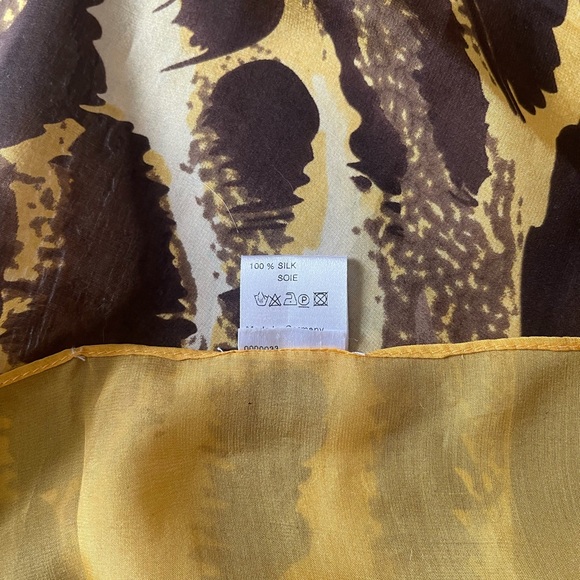 Maryan Melhorn 100% Silk Animal Print Scarf - Picture 5 of 5